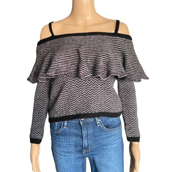 BB Dakota Off the Shoulder Sweater Size M - Picture 5 of 8